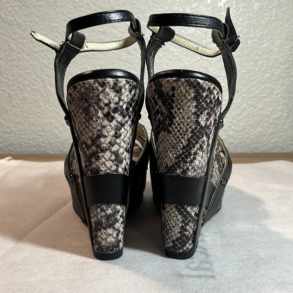 Mojo Moxy Python/Snake Animal Print Wedges Genuin… - image 3